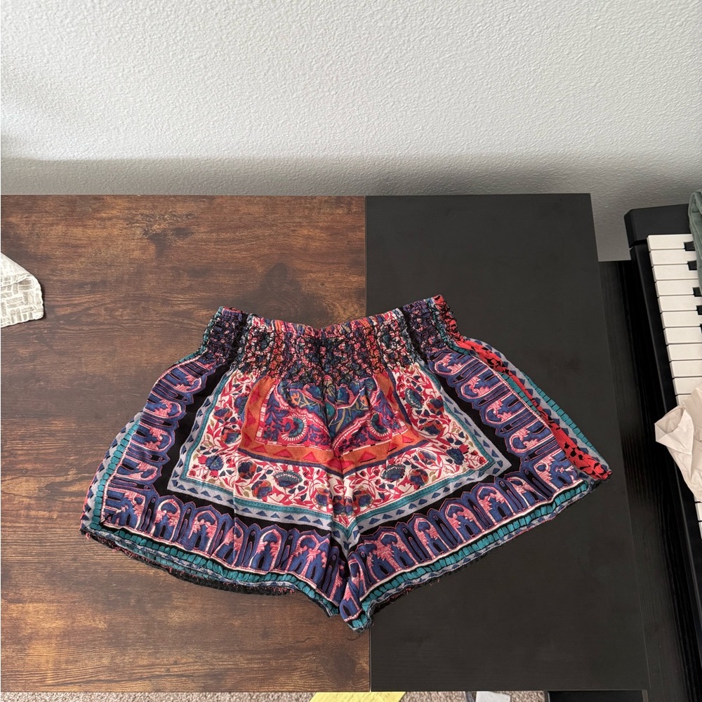 Angie snazzy shorts